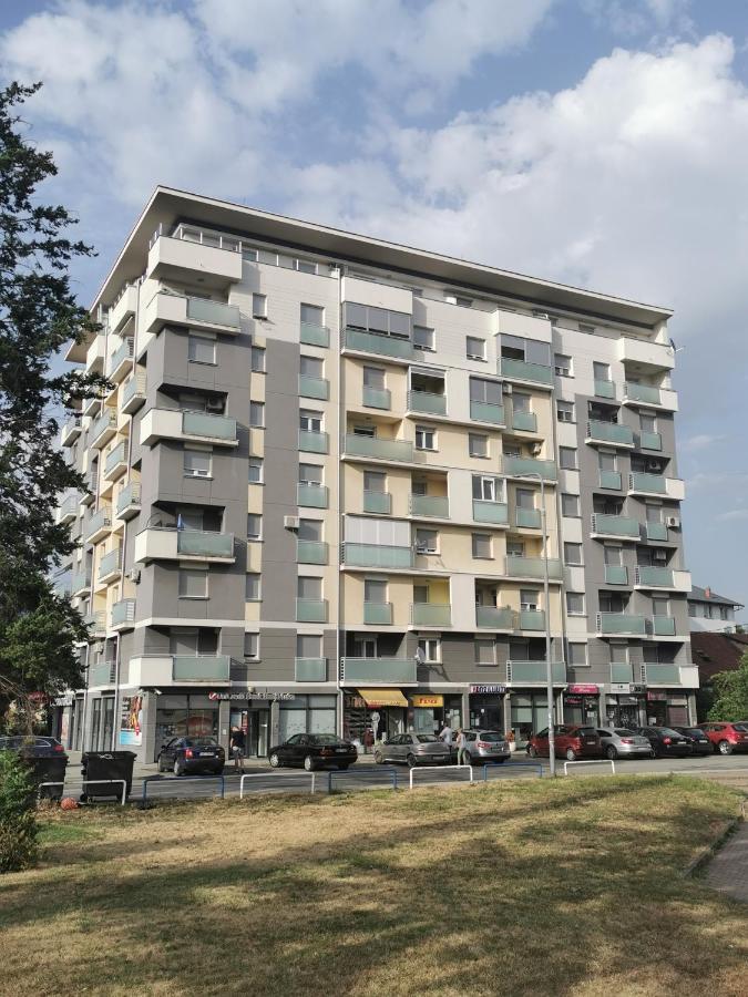 Appartement Apartman Bella à Doboj Extérieur photo